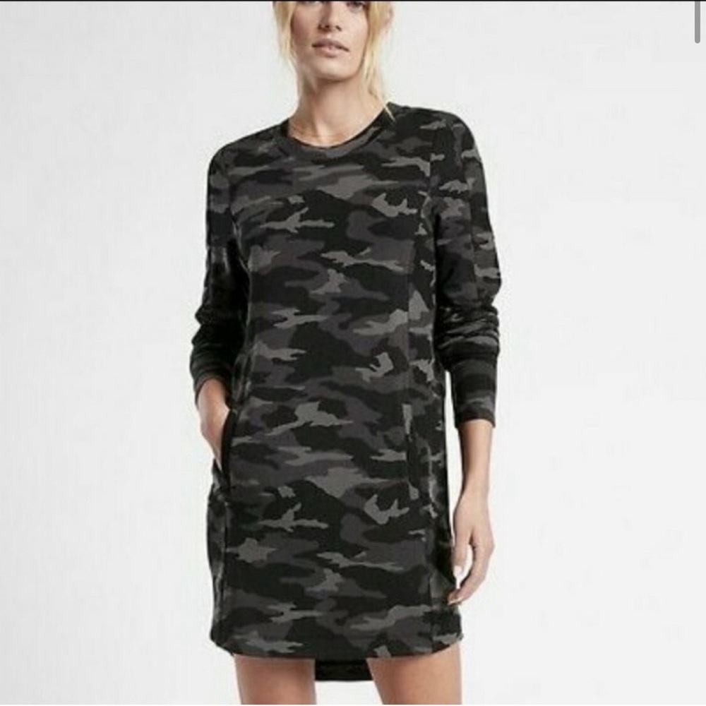 Athleta Balance Black Luxe Camp Print Long Sleeve Knit Dress‎
